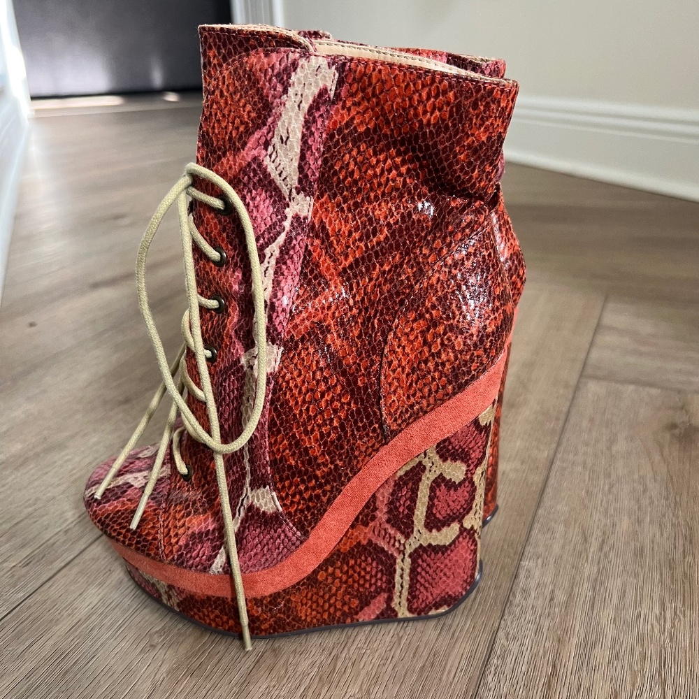 🔥 Michael Antonio “Colby” Leather & Suede Snakeskin Wedge Booties –Coral Size 6